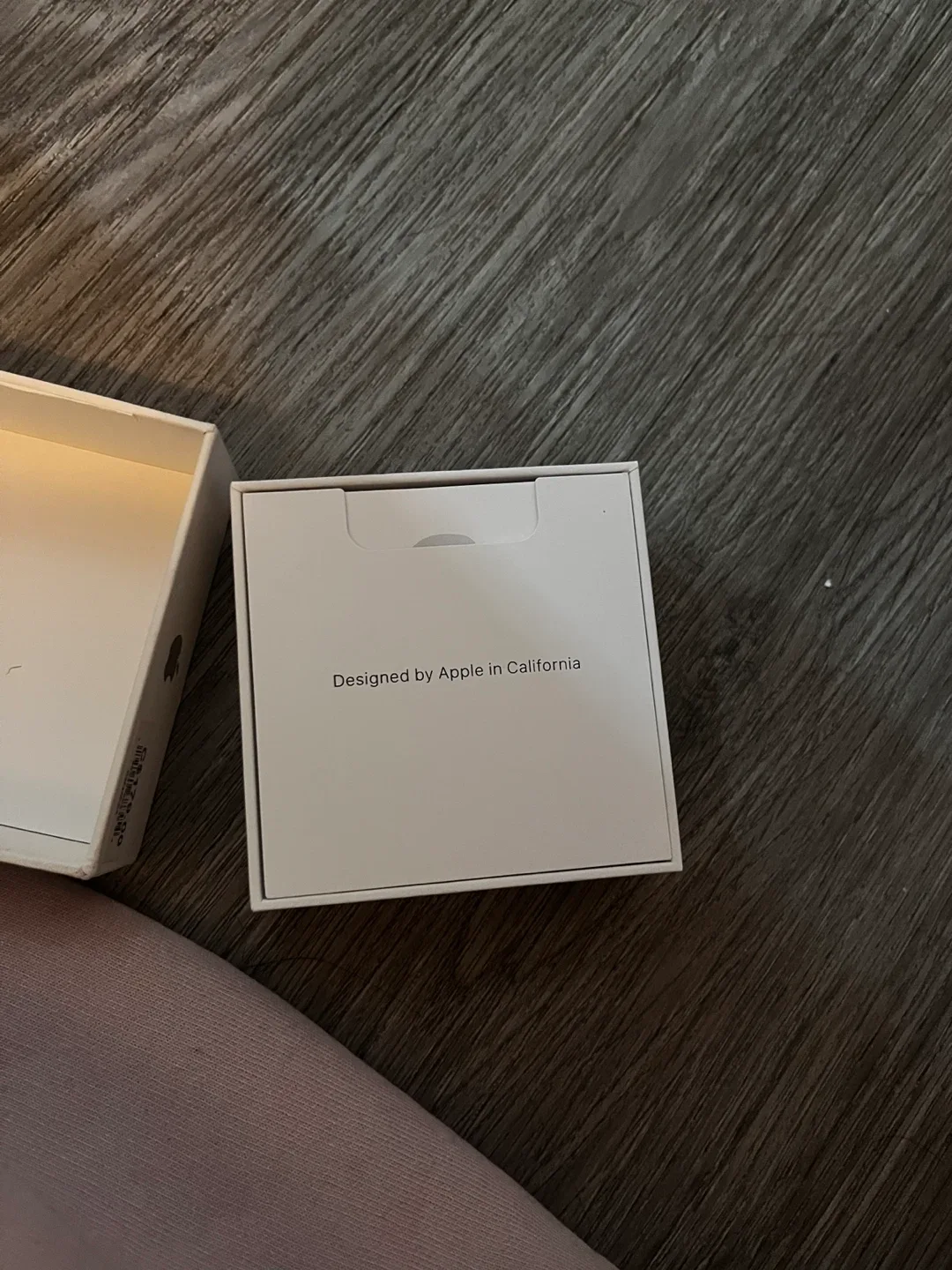 (ONE EAR)Apple AirPod 4 generation noise cancellation ) image indicator(6)