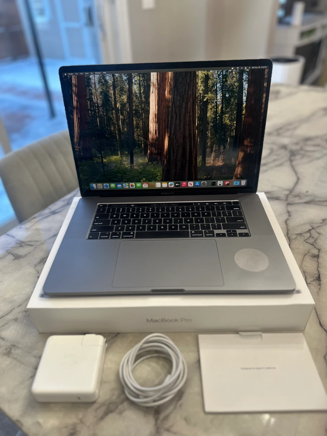 Powerful like new Macbook Pro 16 inch, touch bar, 16gb RAM