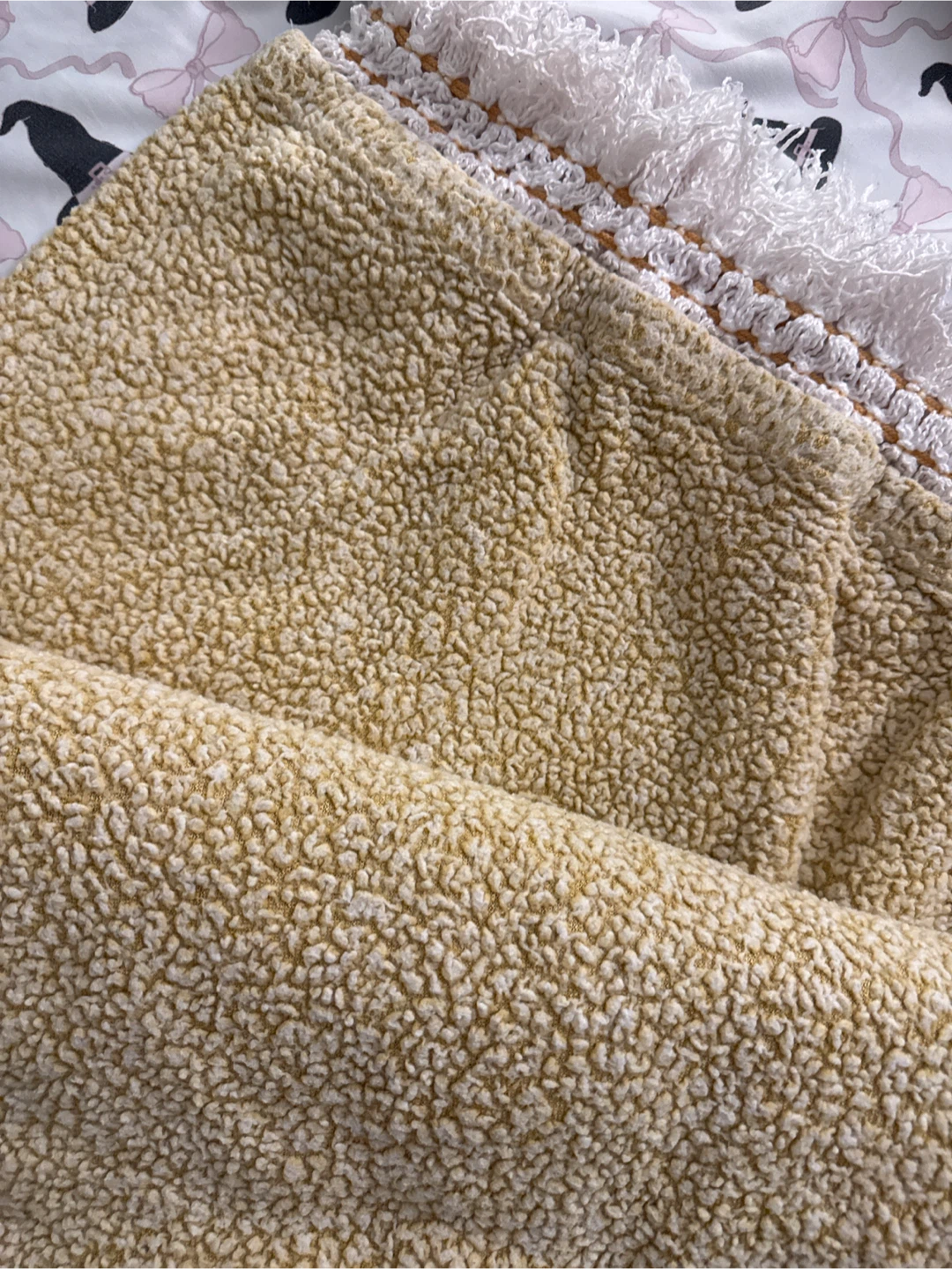 #cleanout yellow fuzzy blanket - photo 2