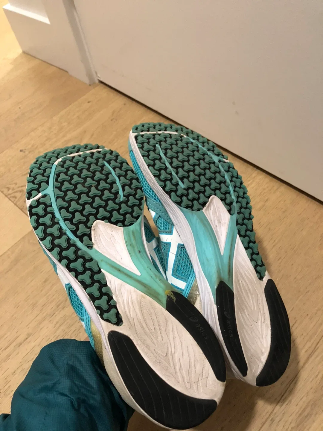 Asics Tartheredge Running Shoes - Women Size 7.5 image indicator(4)