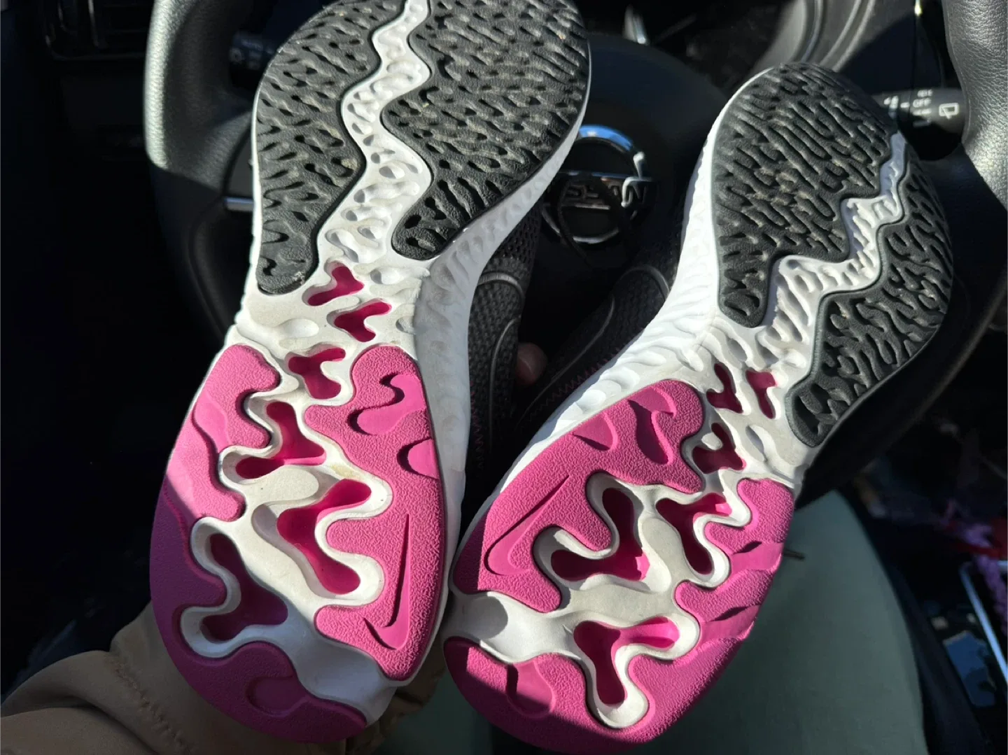 Nike Renew Run 2 - US 7.5 image indicator(2)