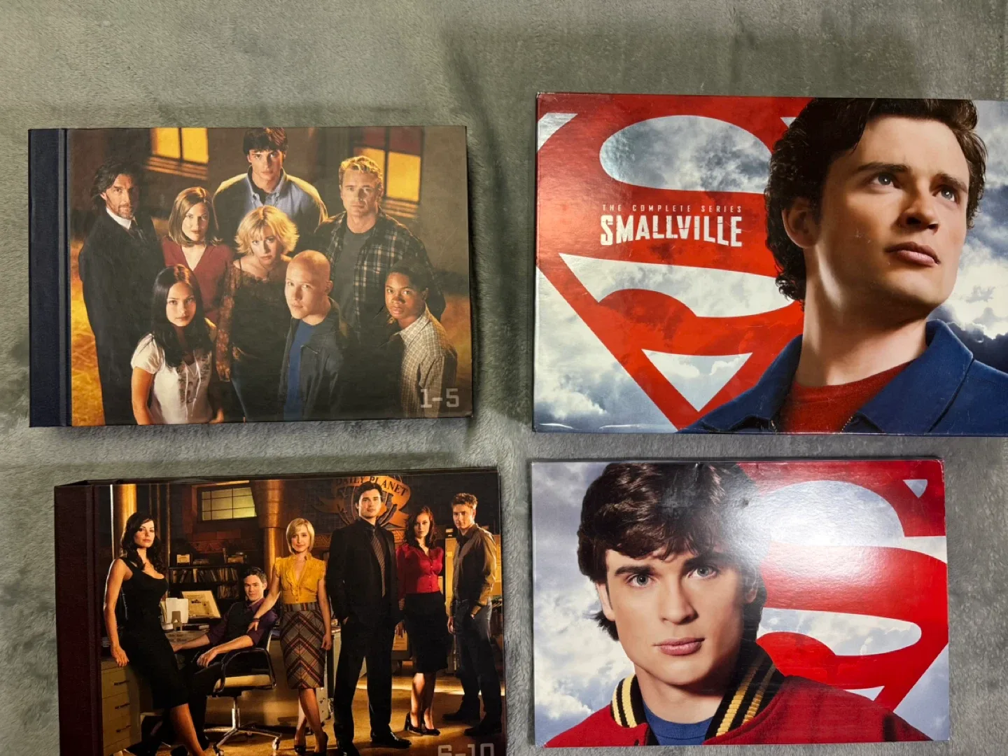 Batman + Batman Beyond + Smallville: Complete Series image indicator(6)