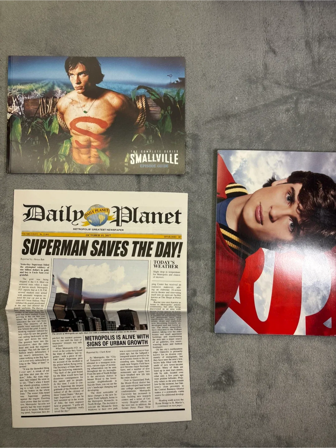 Batman + Batman Beyond + Smallville: Complete Series image indicator(7)