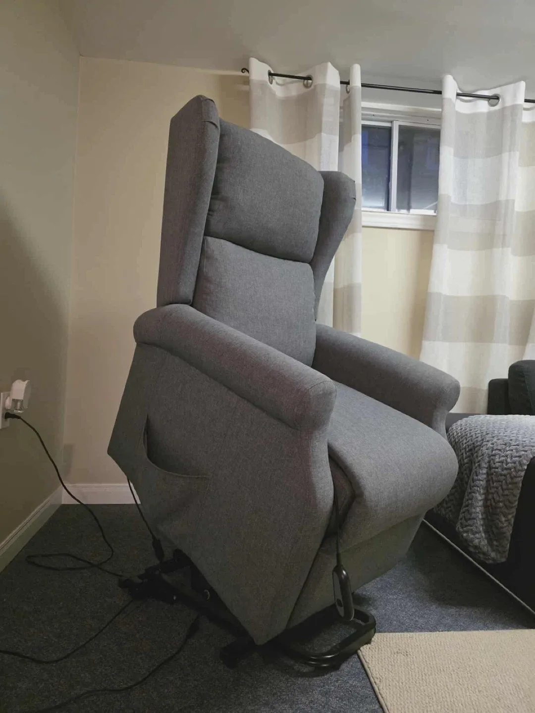 New Power Recliner, Power Tilt Chair image indicator(4)