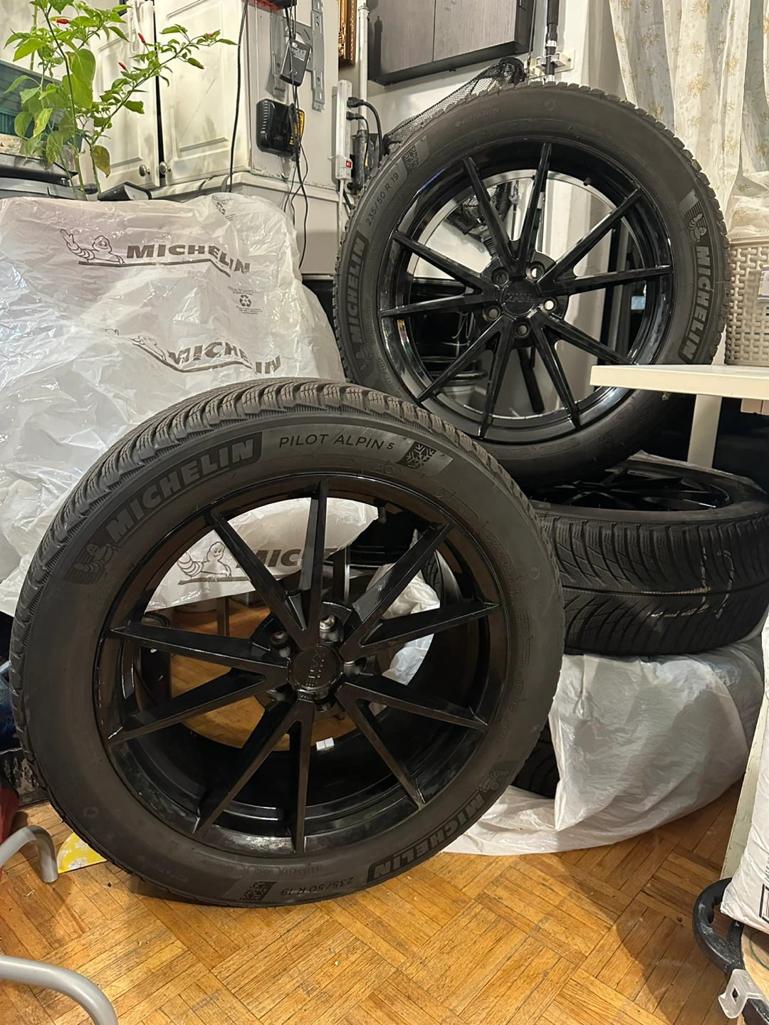 Michelin Pilot Alpin 5 Winter Tires 235/50R19 - photo 5