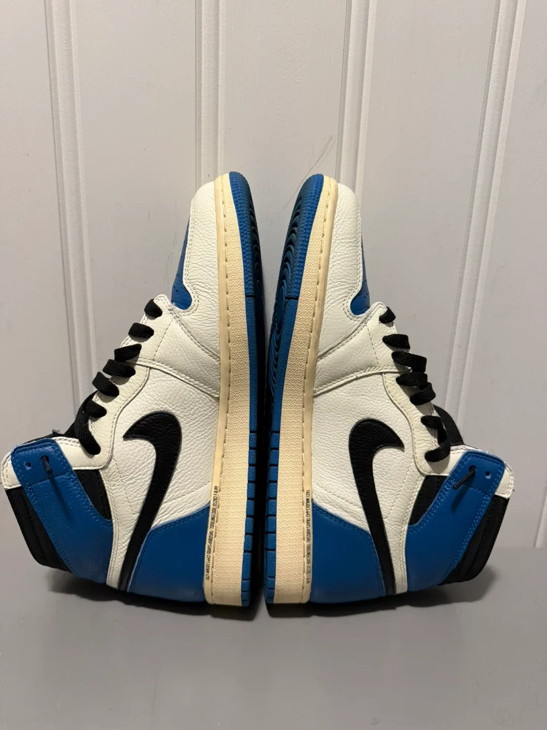 Jordan 1 x Travis Scott x Fragment High - size 9 men image indicator(2)