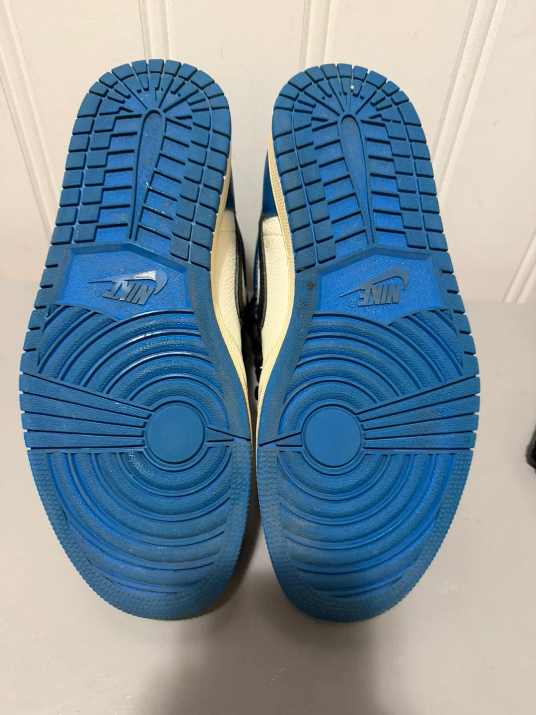 Jordan 1 x Travis Scott x Fragment High - size 9 men image indicator(4)