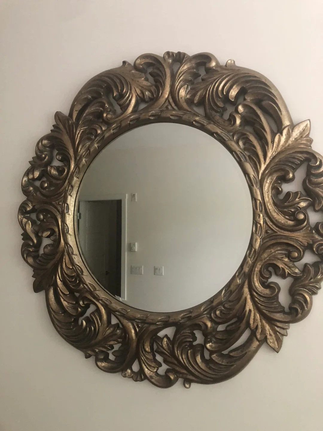 Bombay Ornate Round Wall Mirror image indicator(3)