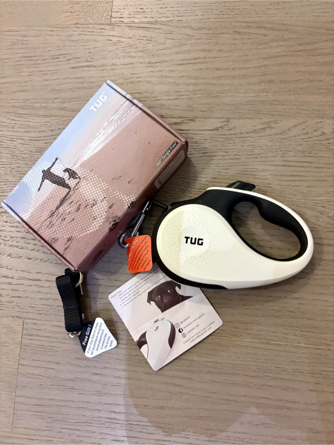 TUG Retractable Dog Leash - New in Box image indicator(2)