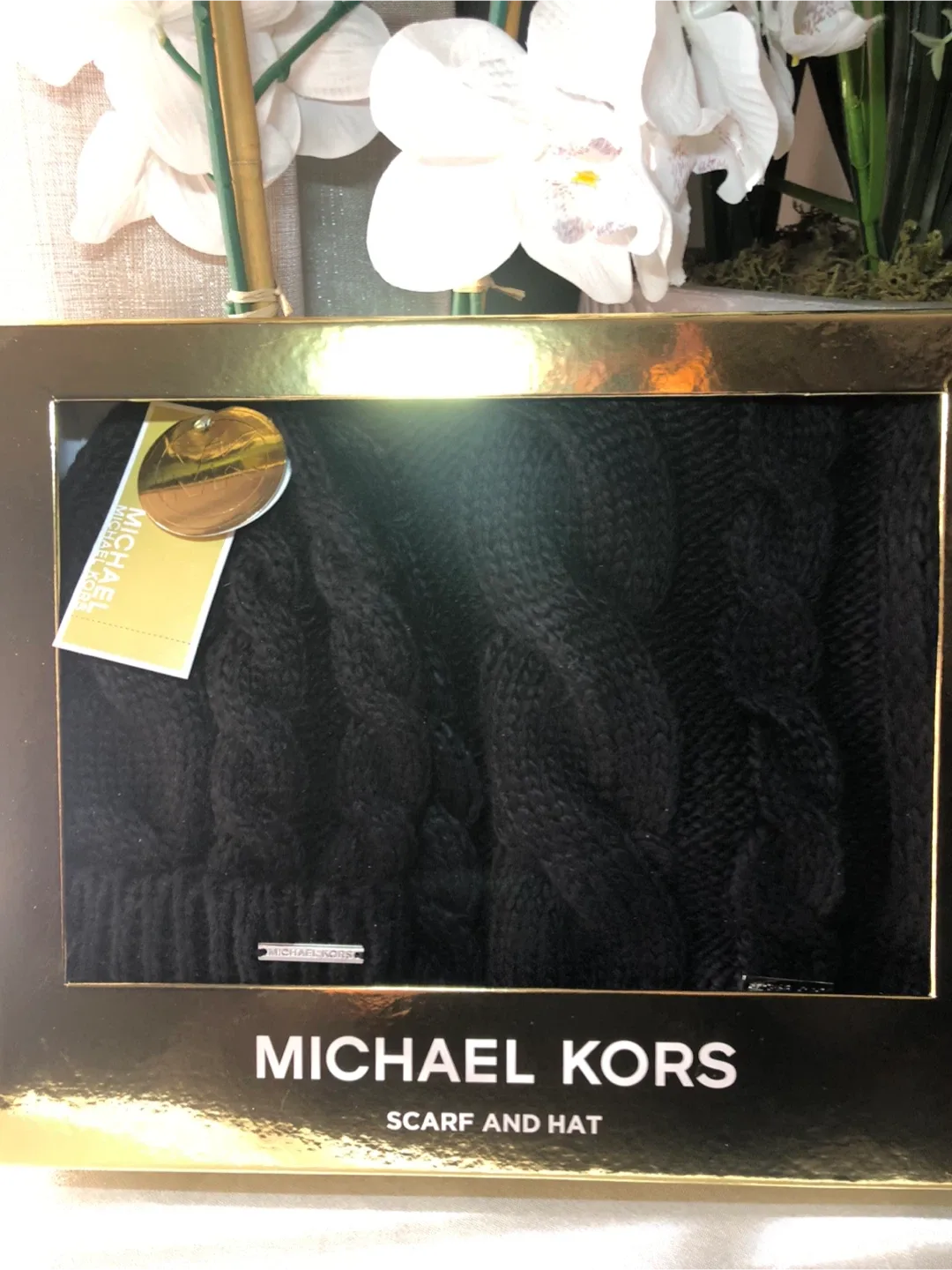 Michael Kors Black Scarf and Hat Set - New image indicator(2)