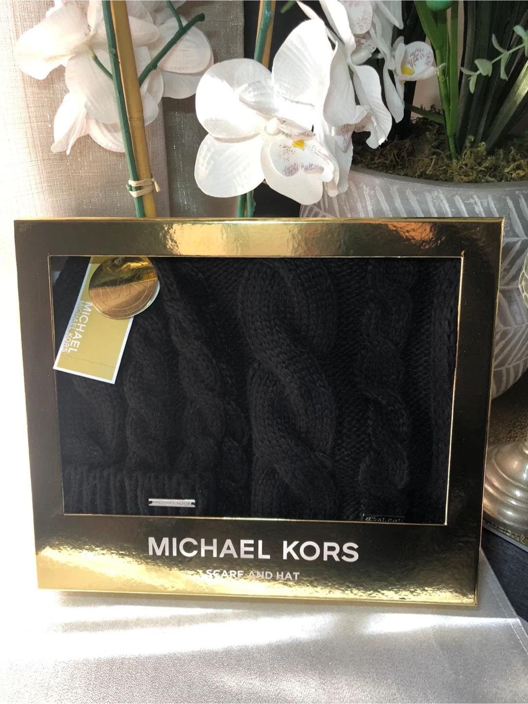 Michael Kors Black Scarf and Hat Set - New image indicator(3)