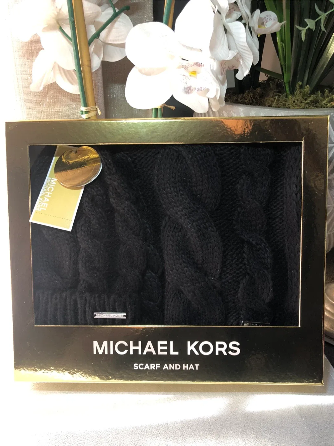 Michael Kors Black Scarf and Hat Set - New image indicator(4)
