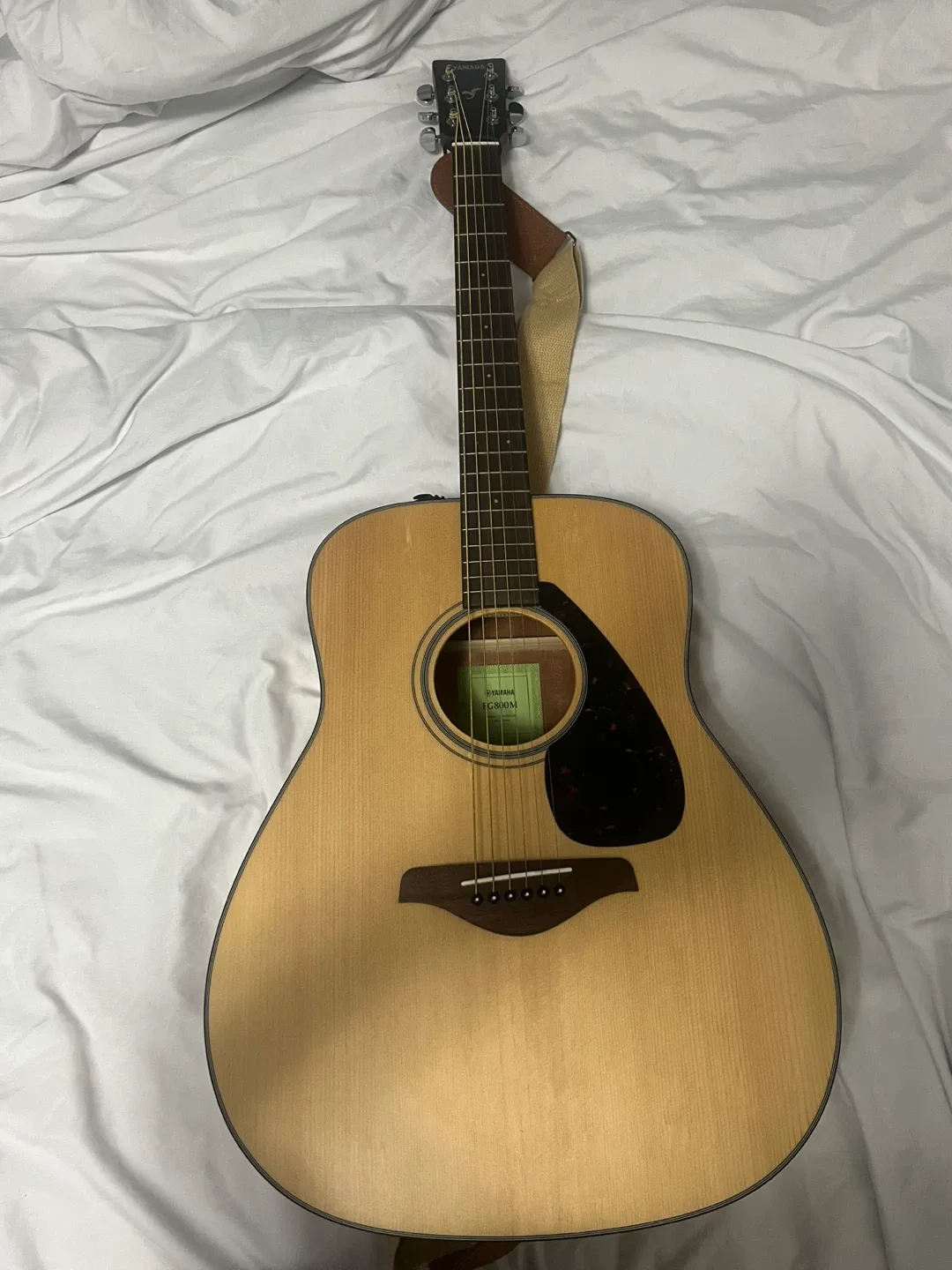 Yamaha FG800M Acoustic Guitar with Case image indicator(2)