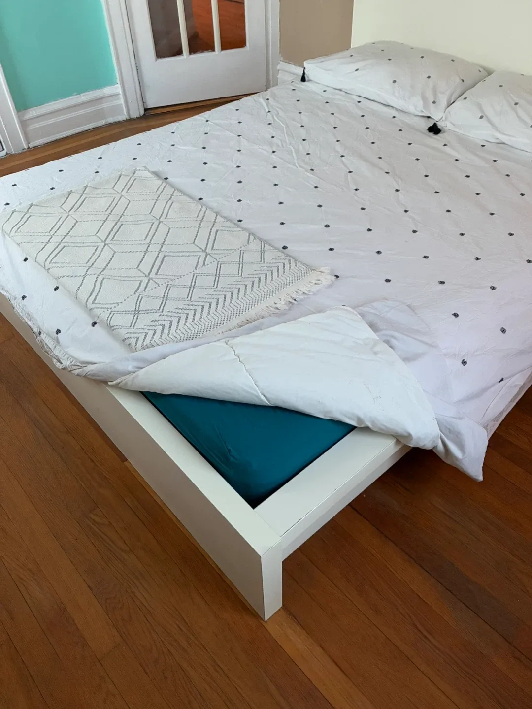 IKEA White Queen Bed Frame & Chest Set image indicator(4)