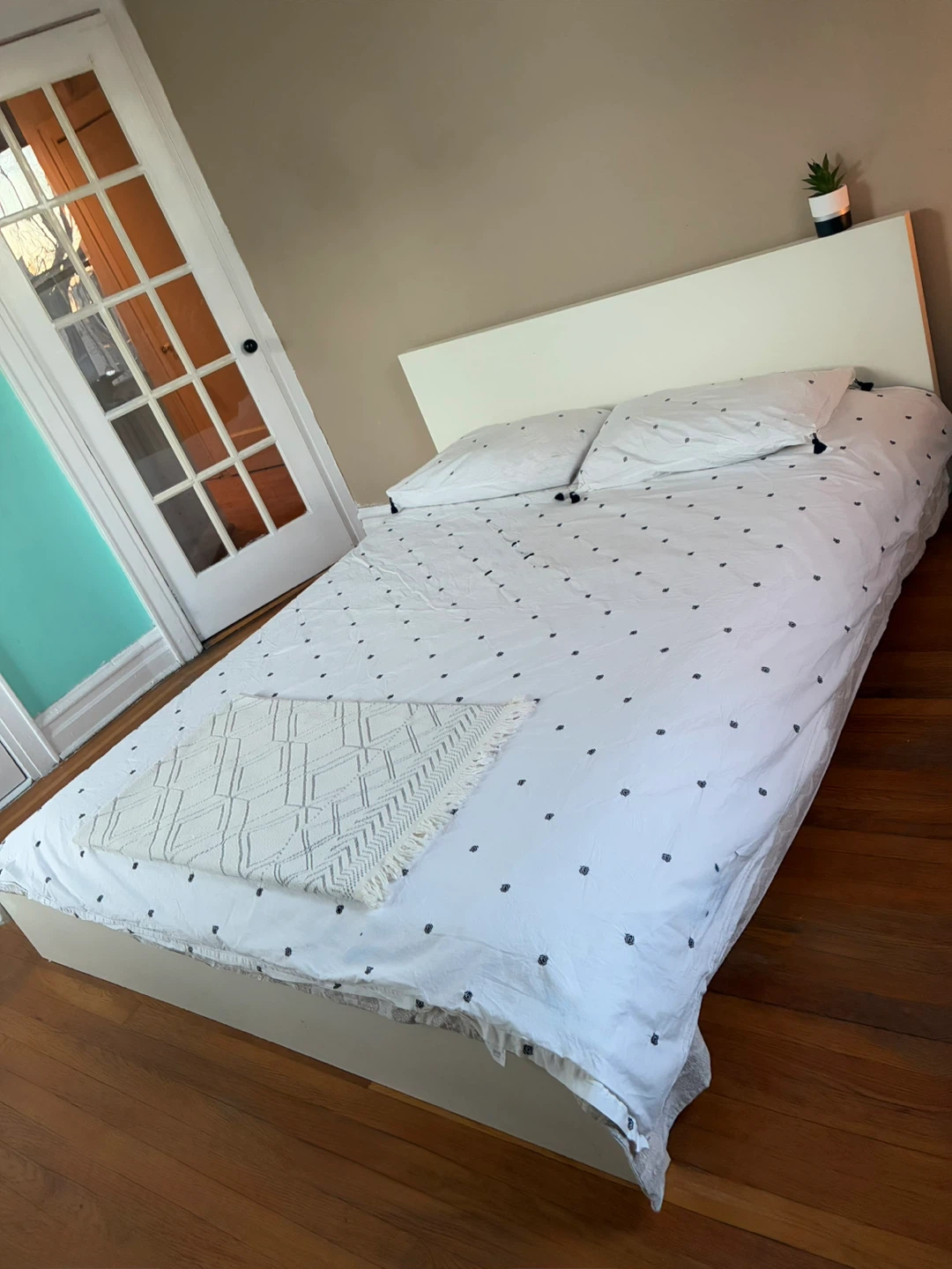 IKEA White Queen Platform Bed Frame - photo 2