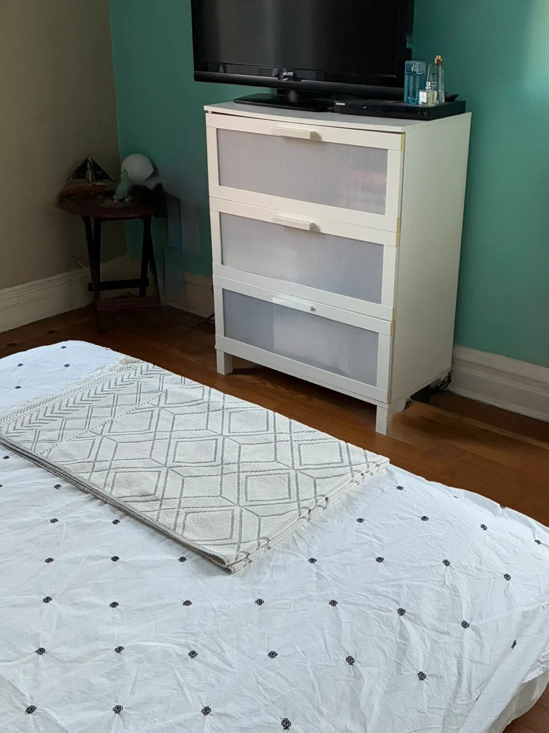 IKEA White Queen Bed Frame & Chest Set image indicator(9)