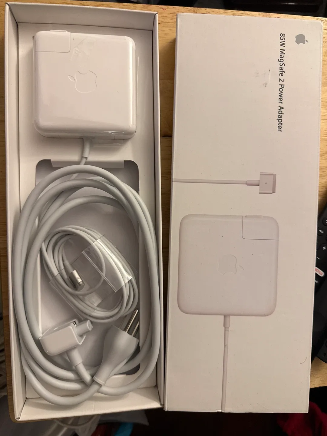 Apple 85W MagSafe 2 Power Adapter