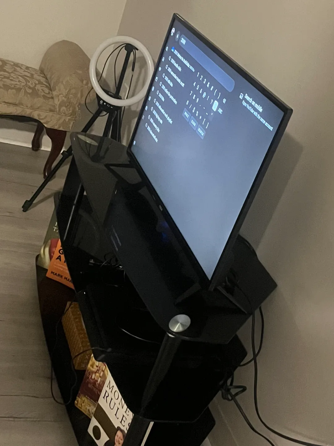 PlayStation 4 Console, Controller and TV image indicator(2)