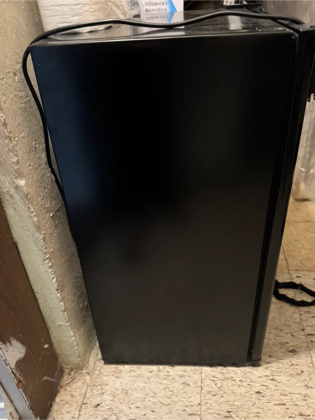 Black Mini Fridge image indicator(4)