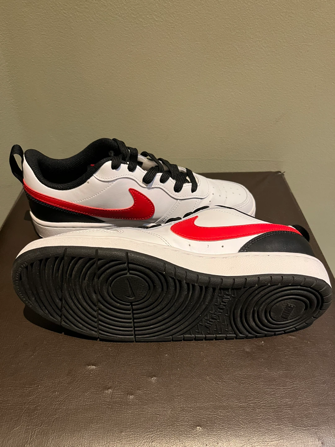 Nike Kids ‘White and Red’ Courtlows - photo 4