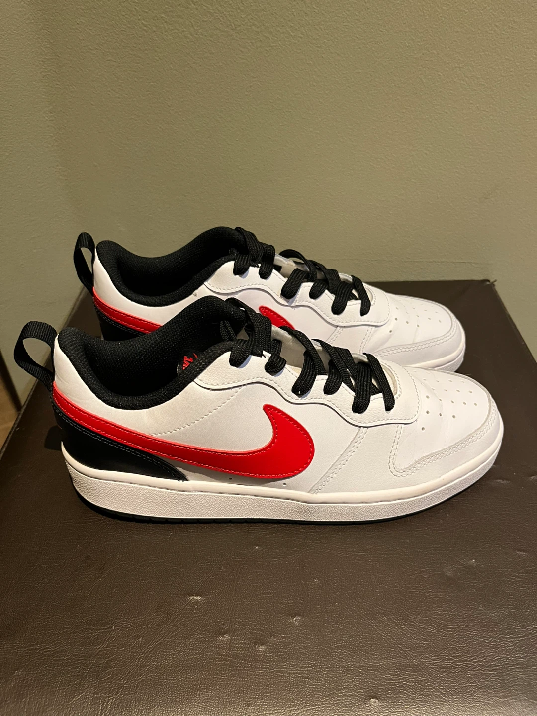 Nike Kids ‘White and Red’ Courtlows