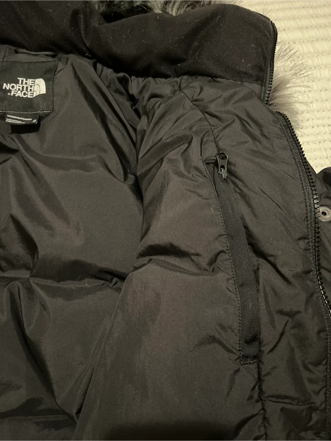 The North Face Puffer Jacket - Women's XS image indicator(5)