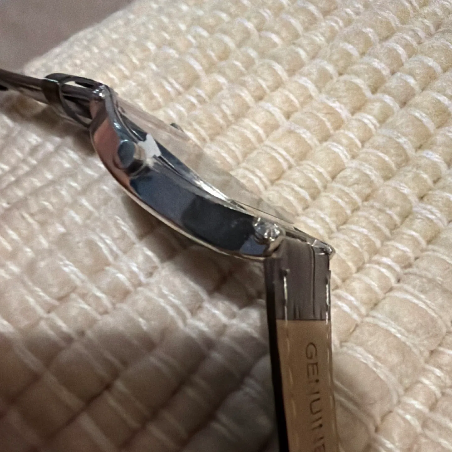 SKC Brown Leather Band Watch image indicator(6)