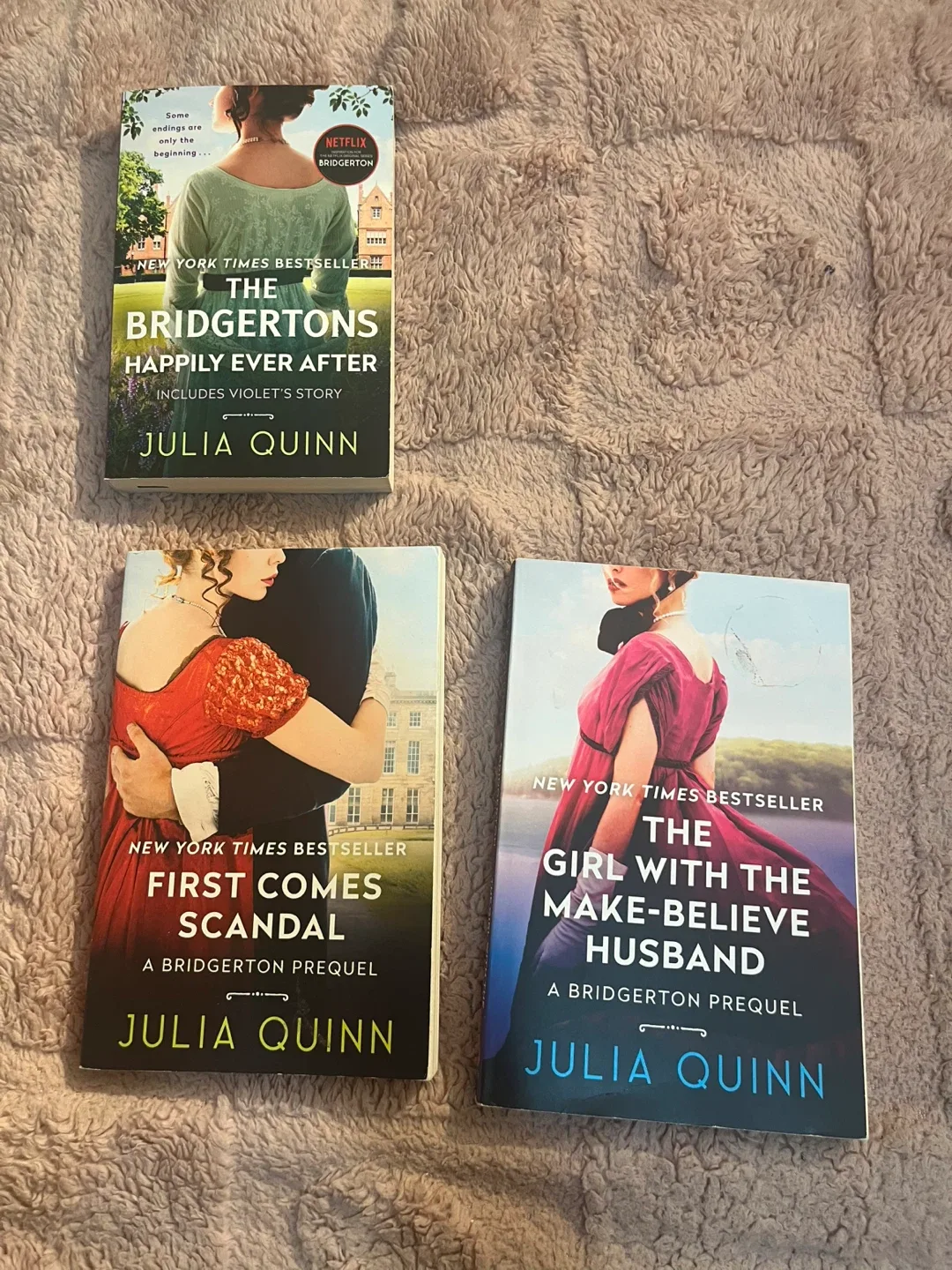 Bridgerton Book Series by Julia Quinn - includes Prequels image indicator(3)
