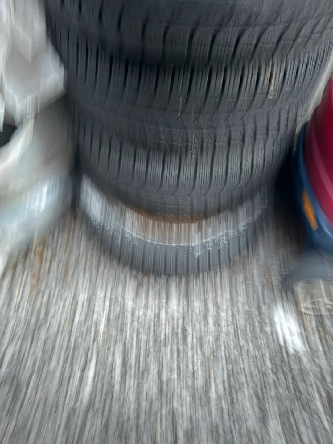 Michelin Winter Tire 205 55R16 image indicator(3)