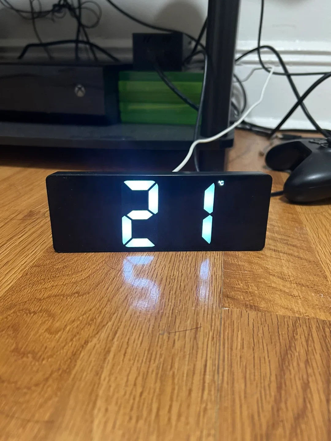 Digital LED Desk Clock – Blue Display – $5 image indicator(2)