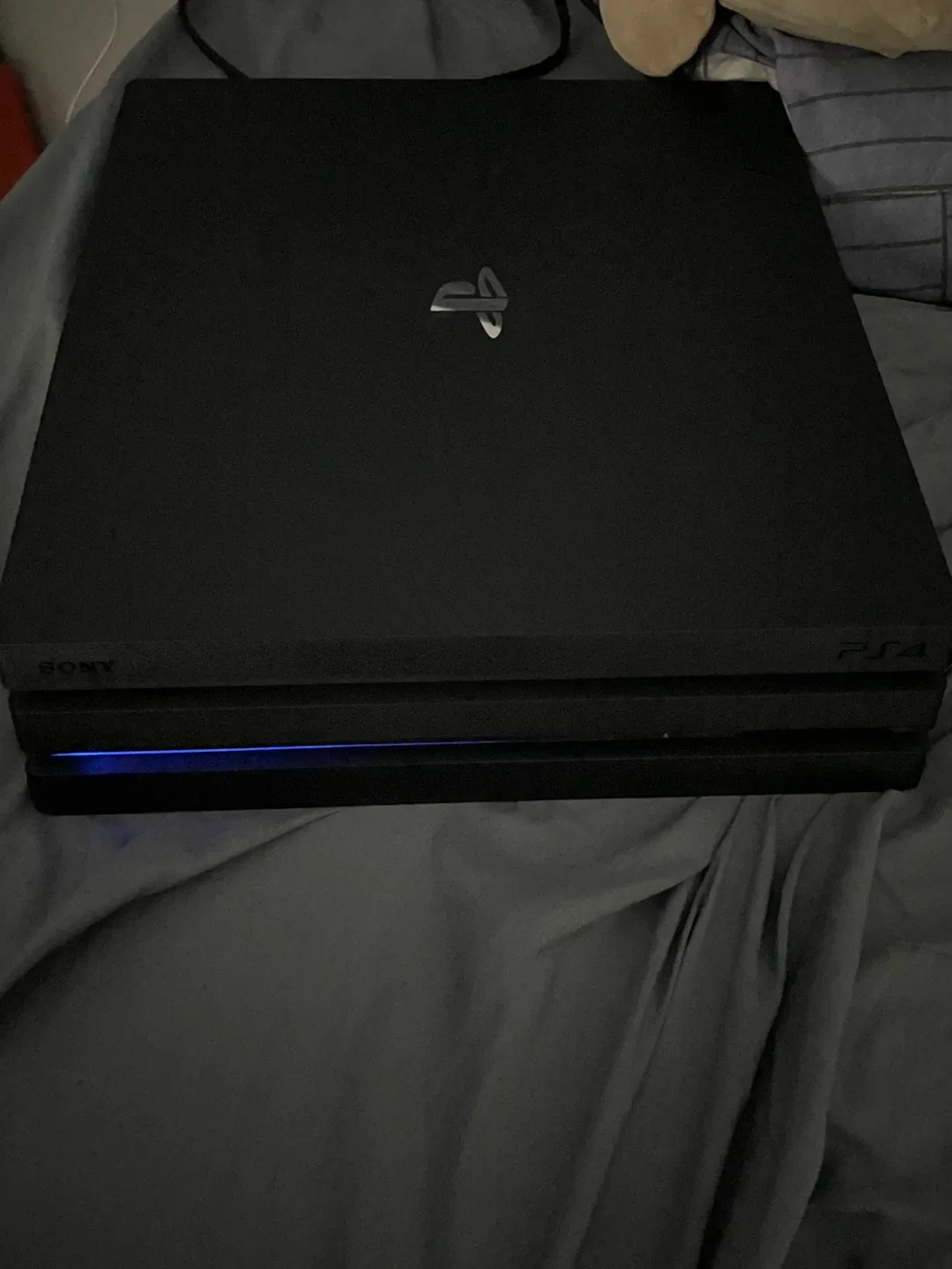 PlayStation 4 Pro - Great Condition image indicator(3)