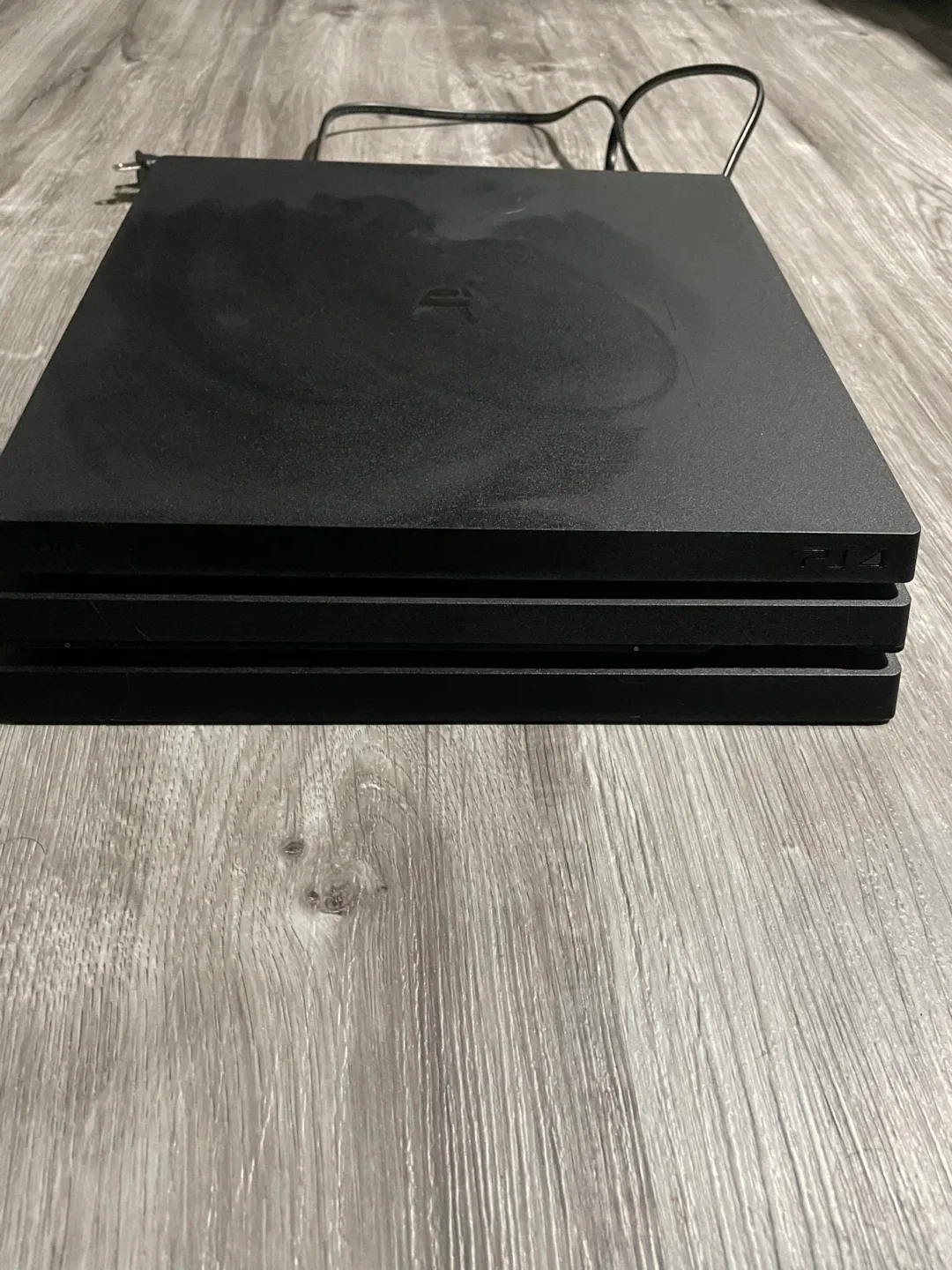 PlayStation 4 Pro - Great Condition image indicator(2)