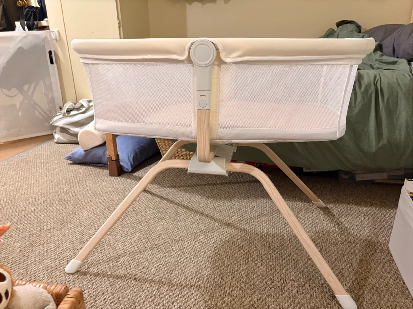 TCBunny Baby Bassinet - Great Condition