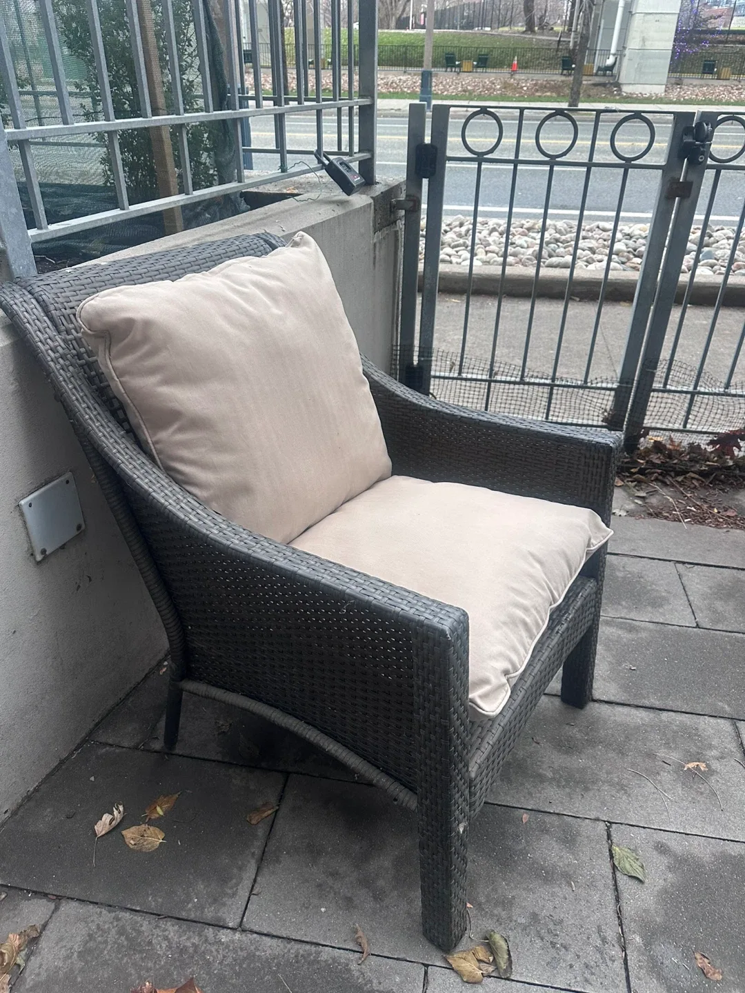 2 Wicker Patio Armchair with Cushion