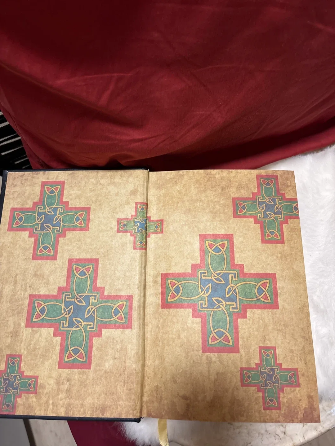 The Holy Bible King James Version image indicator(2)