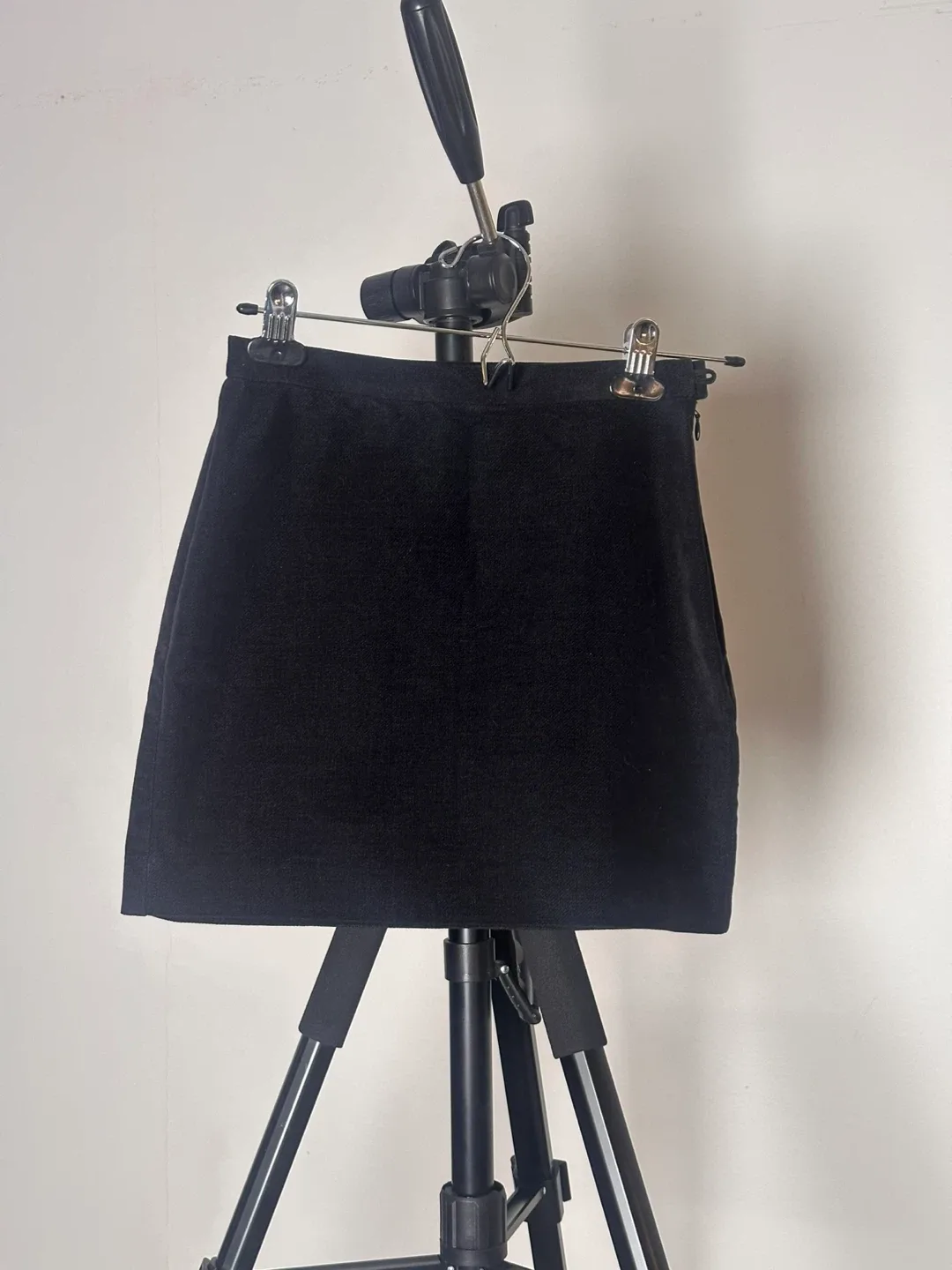 Babaton Black Mini Skirt image indicator(2)