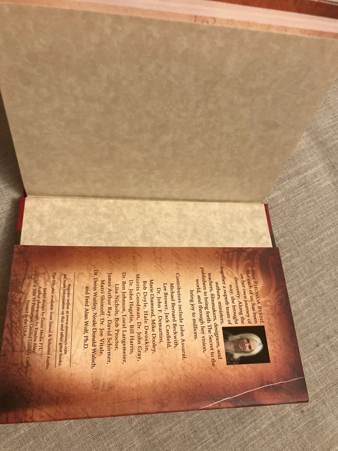 "The Secret" by Rhonda Byrne image indicator(4)