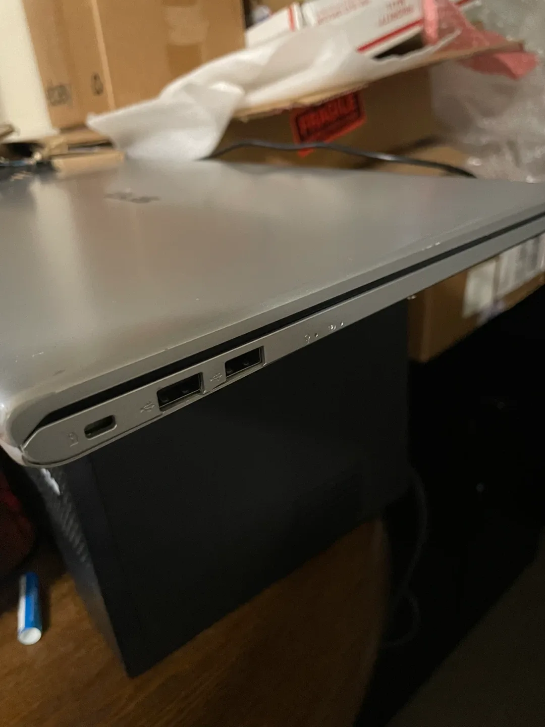 ASUS VivoBook 17 Laptop image indicator(6)