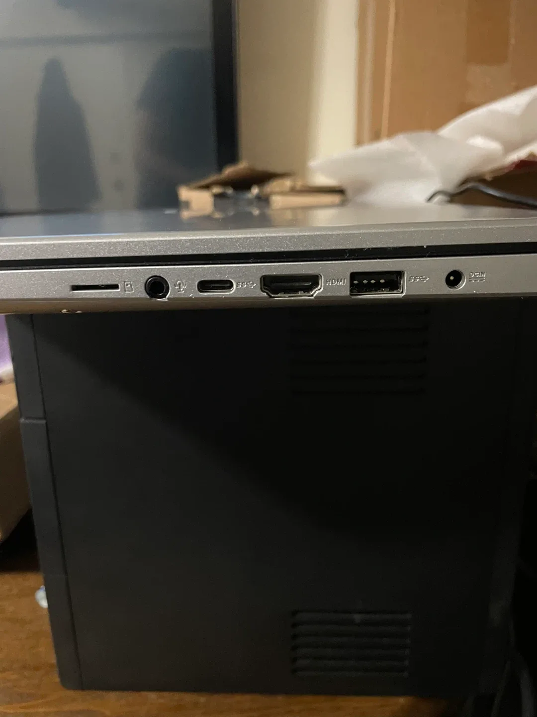 ASUS VivoBook 17 Laptop image indicator(4)