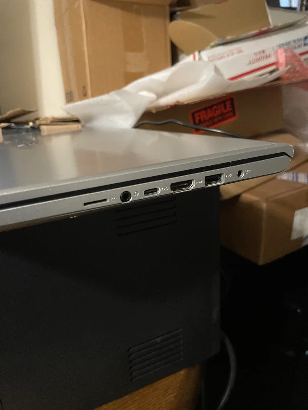 ASUS VivoBook 17 Laptop image indicator(5)