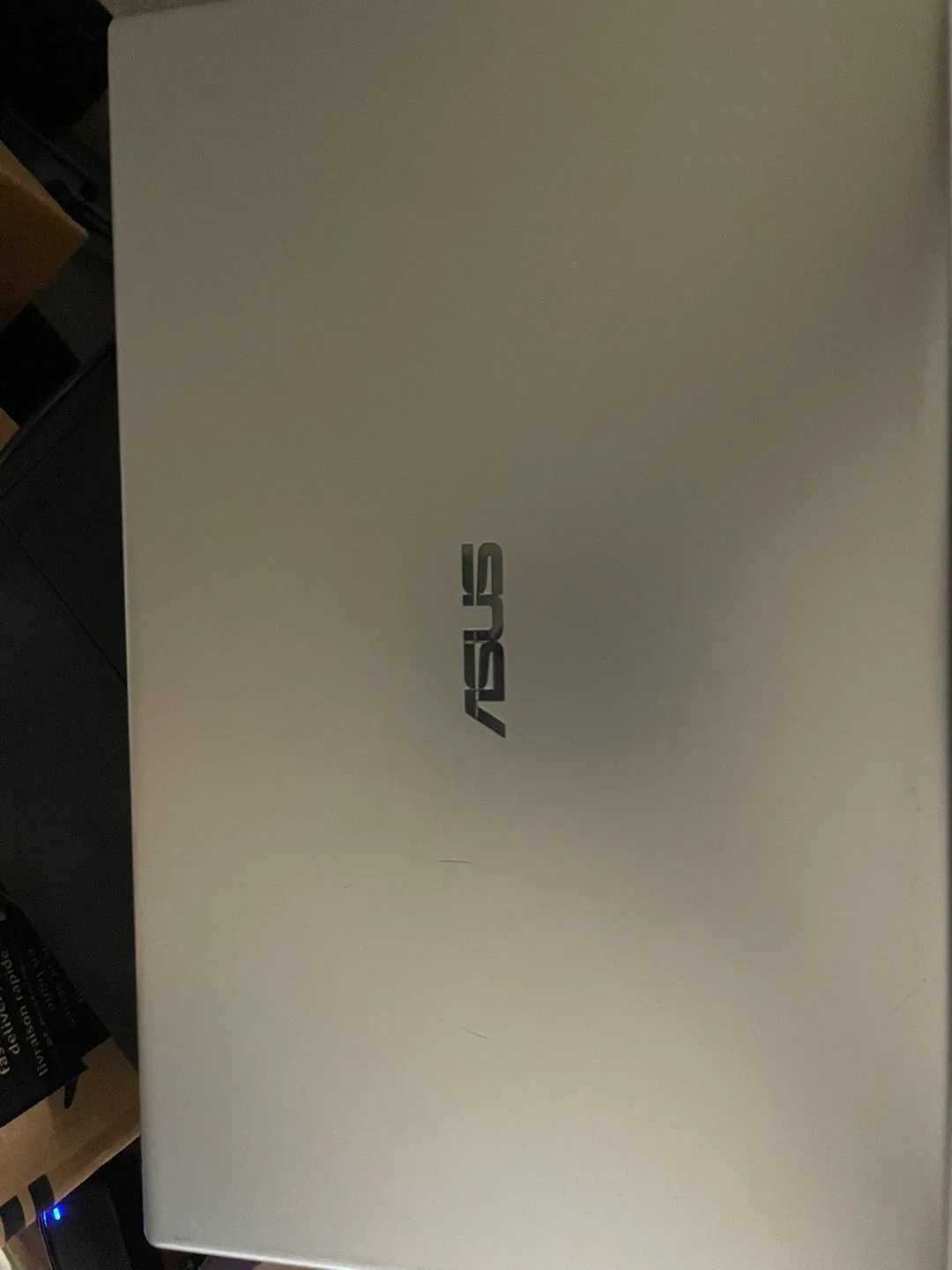 ASUS VivoBook 17 Laptop image indicator(8)