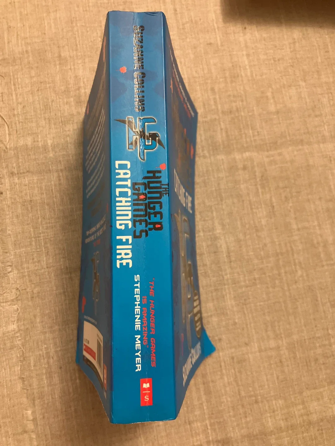 Catching Fire (Hunger Games, Book 2) by Suzanne Collins image indicator(2)