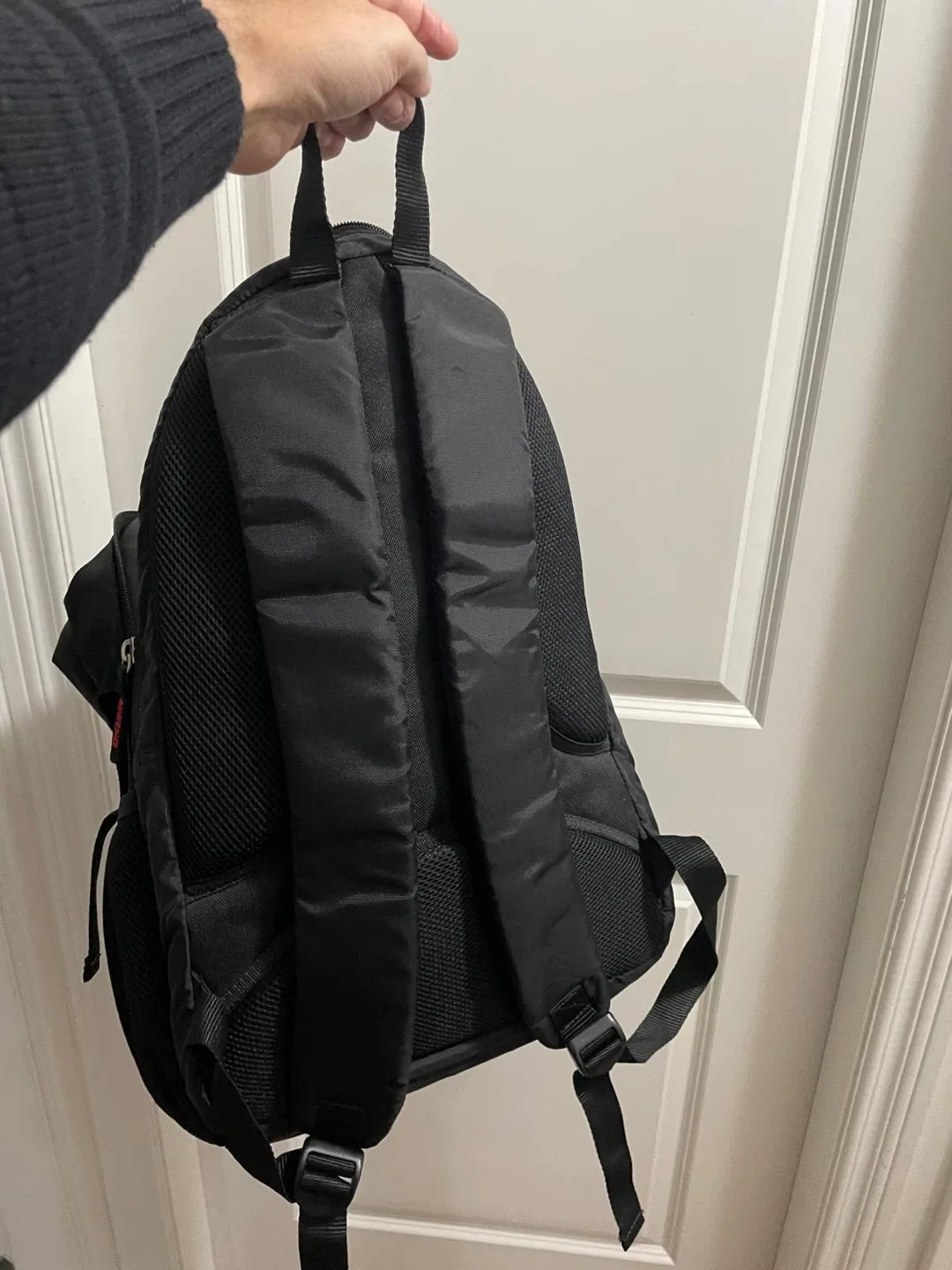 Black Backpack image indicator(2)