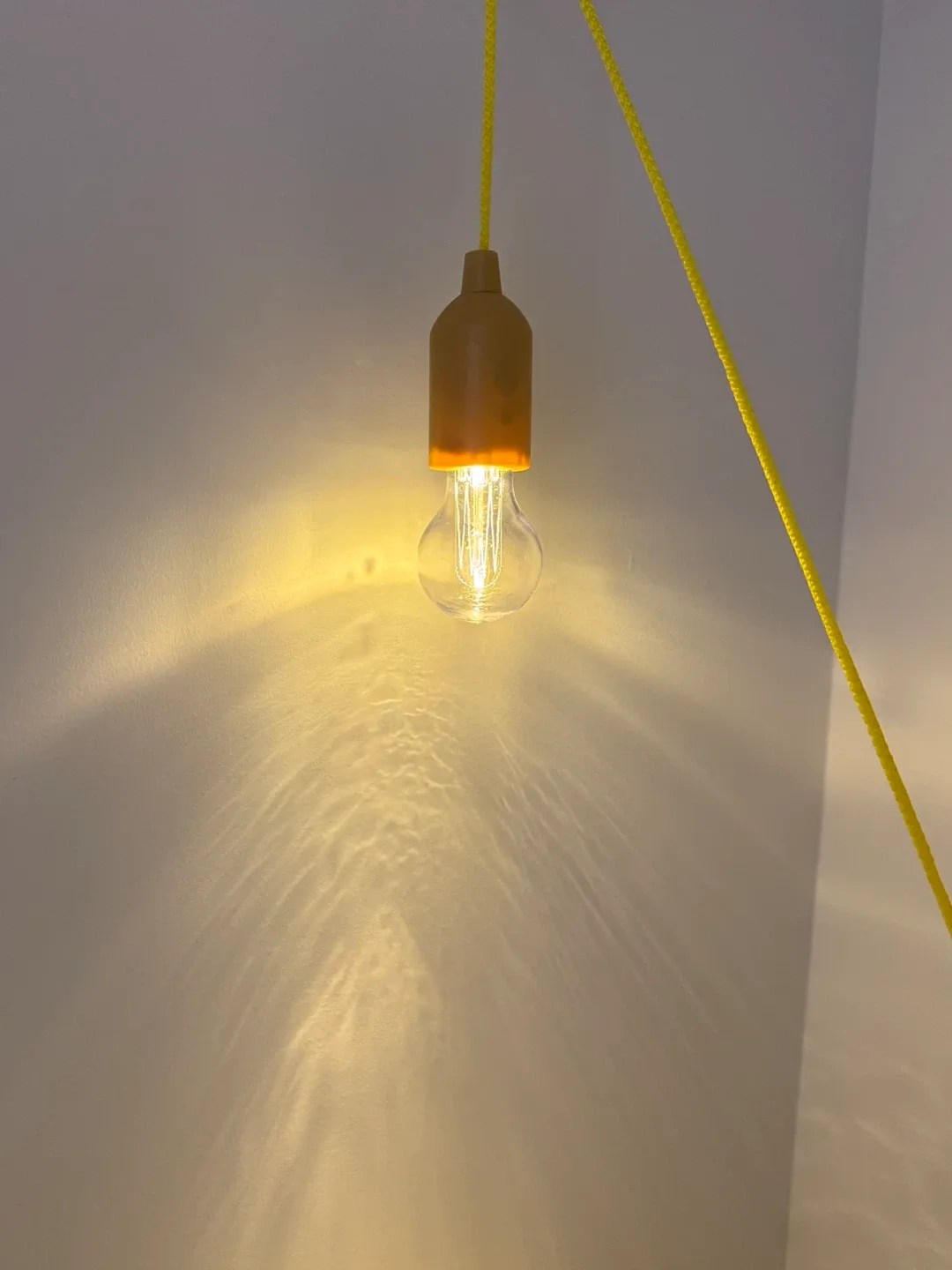 Child-safe, plastic light bulbs (BRAND NEW) image indicator(2)