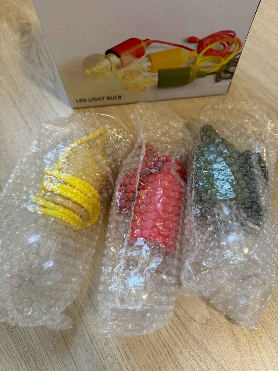 Child-safe, plastic light bulbs (BRAND NEW) image indicator(4)