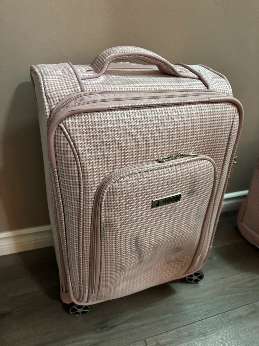London fog Pink Houndstooth Carry-On Suitcase image indicator(2)