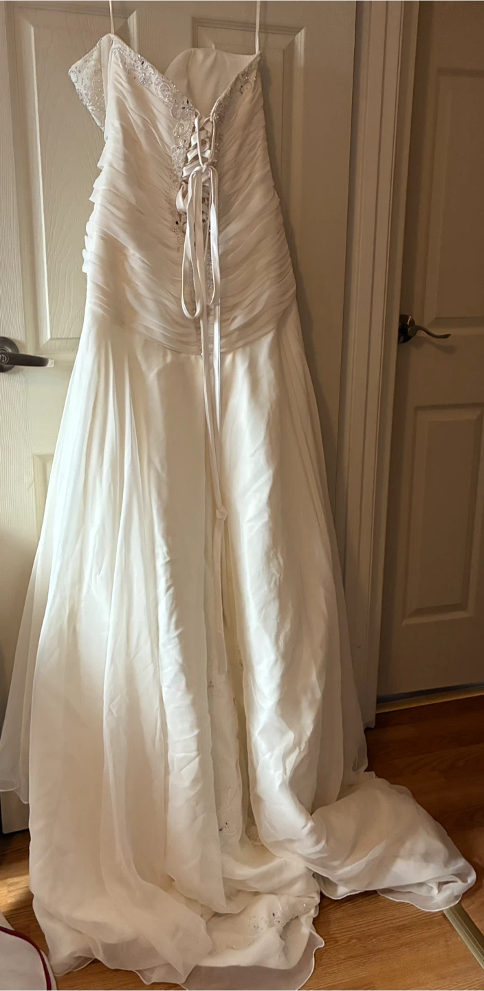 #Cleanout Wedding gown - photo 3