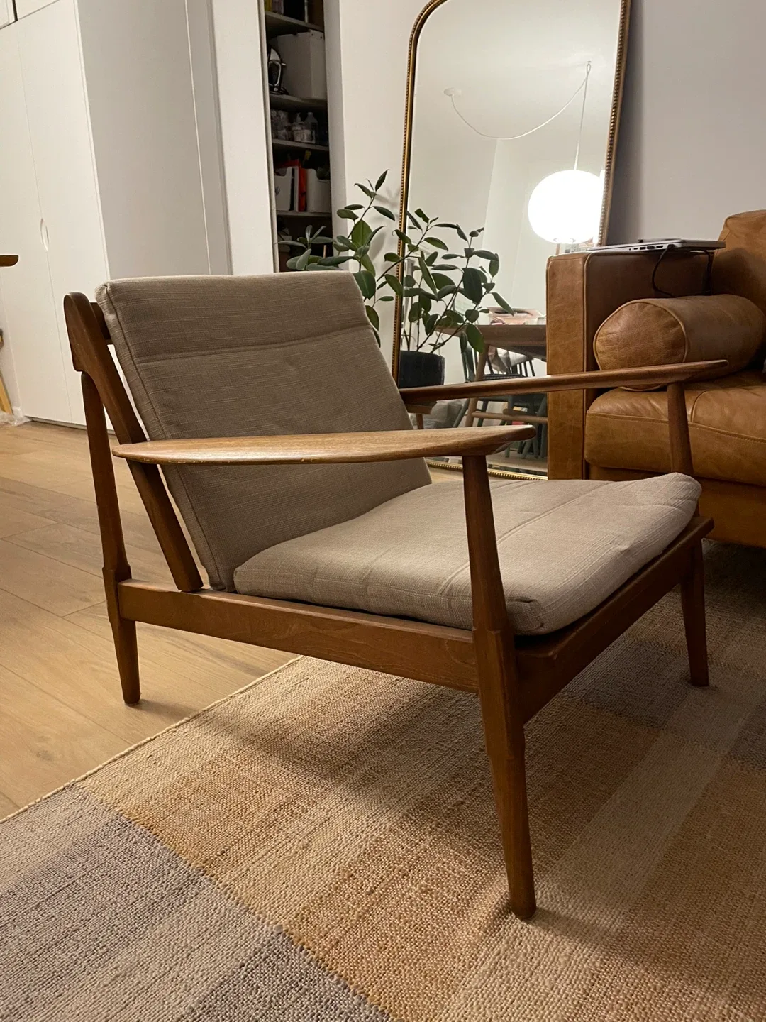 Mid-Century Modern Lounge Chair - Wood Frame