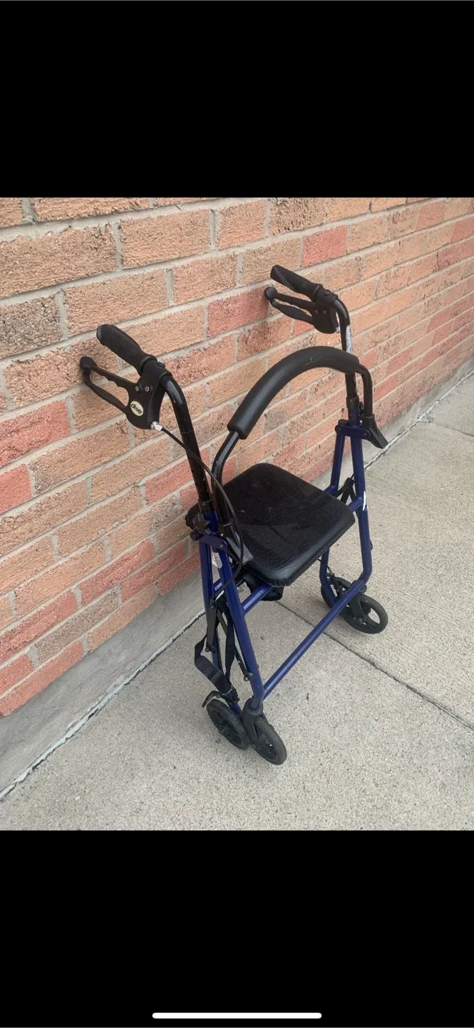 4-Wheel Walker with Brakes image indicator(6)