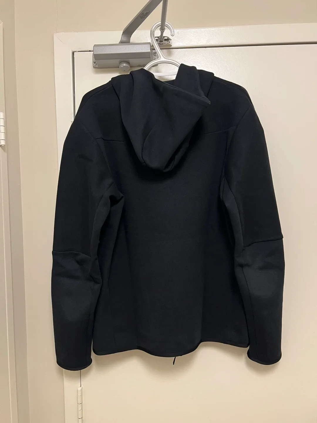 Nike Tech Fleece - black image indicator(2)